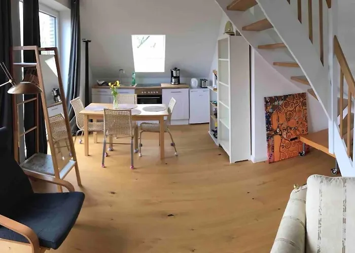 Im Bademantel An Den Strand - Maisonette