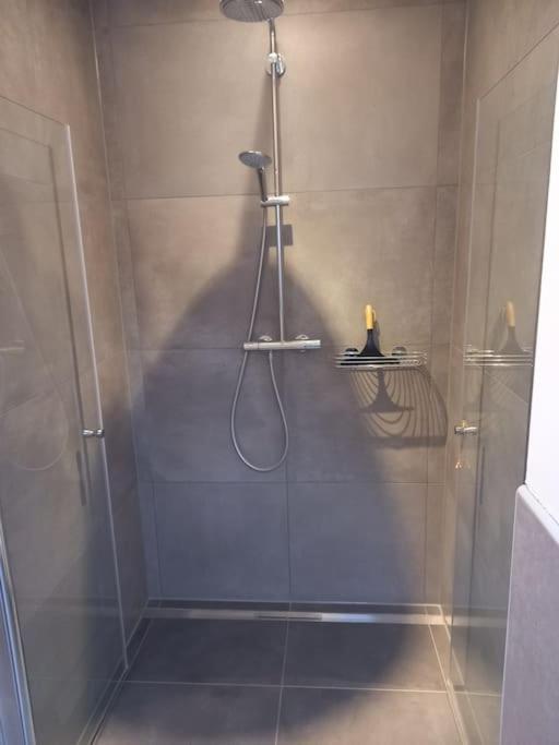 Im Bademantel An Den - Maisonette