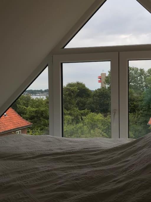 Im Bademantel An Den - Maisonette
