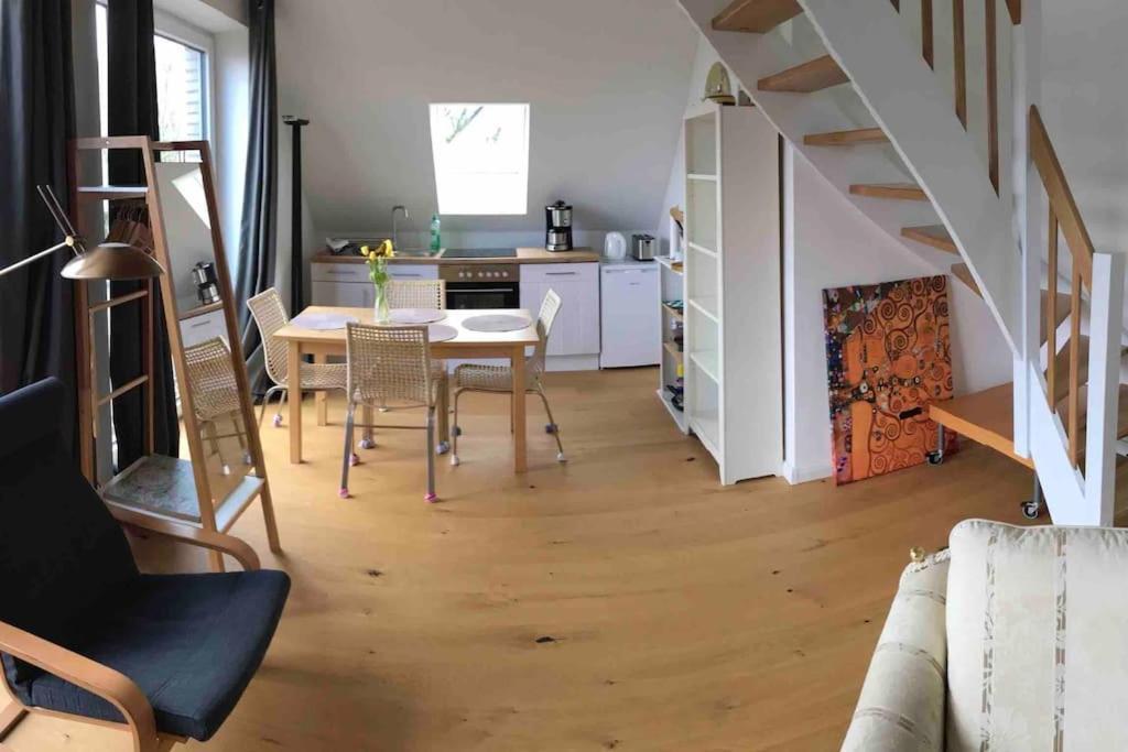 Im Bademantel An Den - Maisonette *